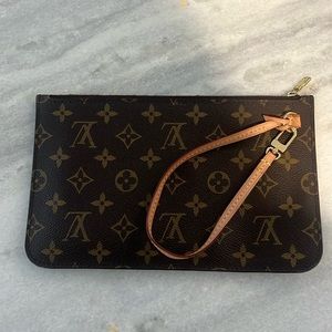 Louis Vuitton Neverfull Pouch